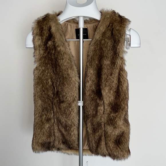 Faux fur sleeveless vest - Picture 1 of 2